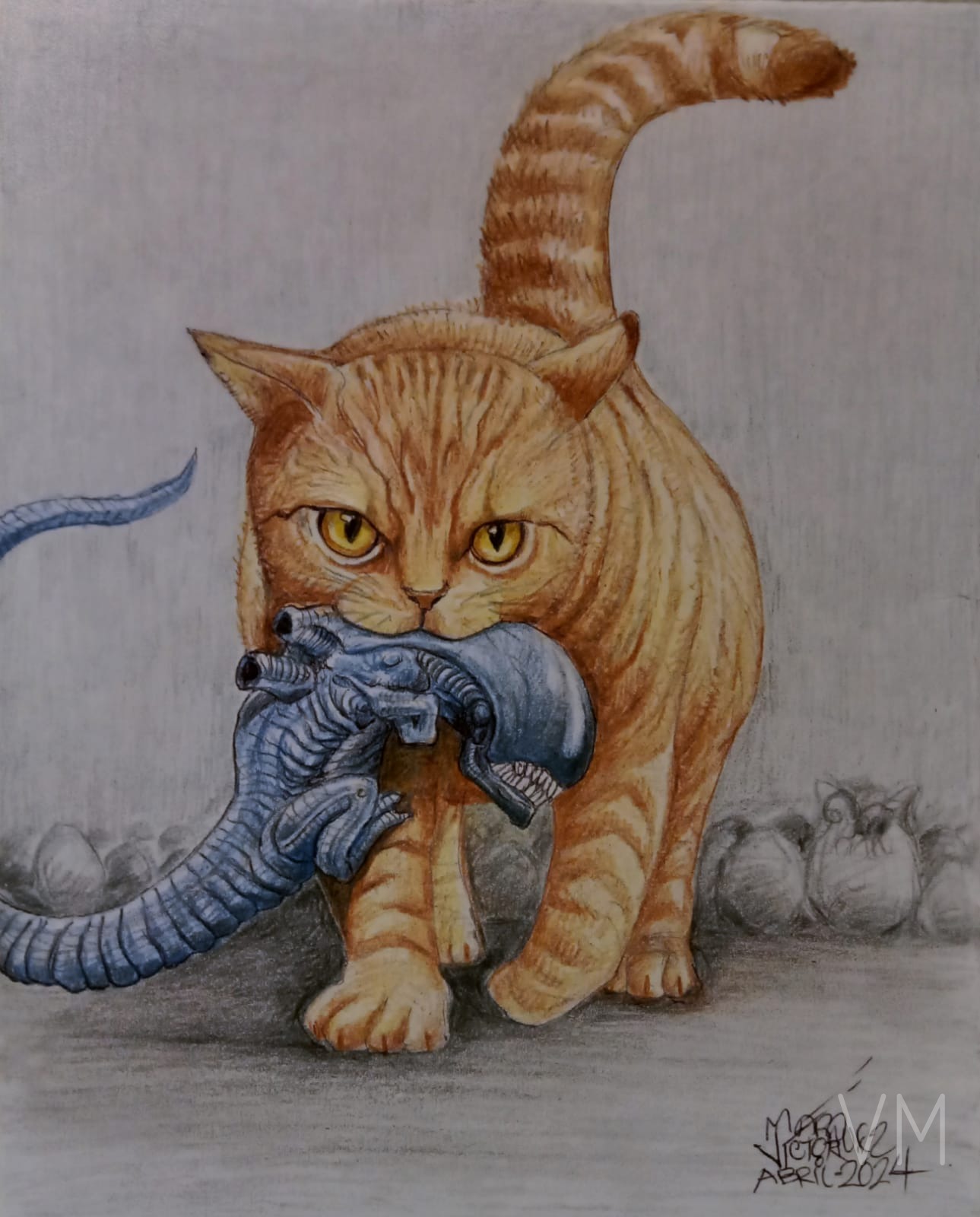Gato naranja atrapando un xenomorfo como si fuera un ratón, humor y detalle
