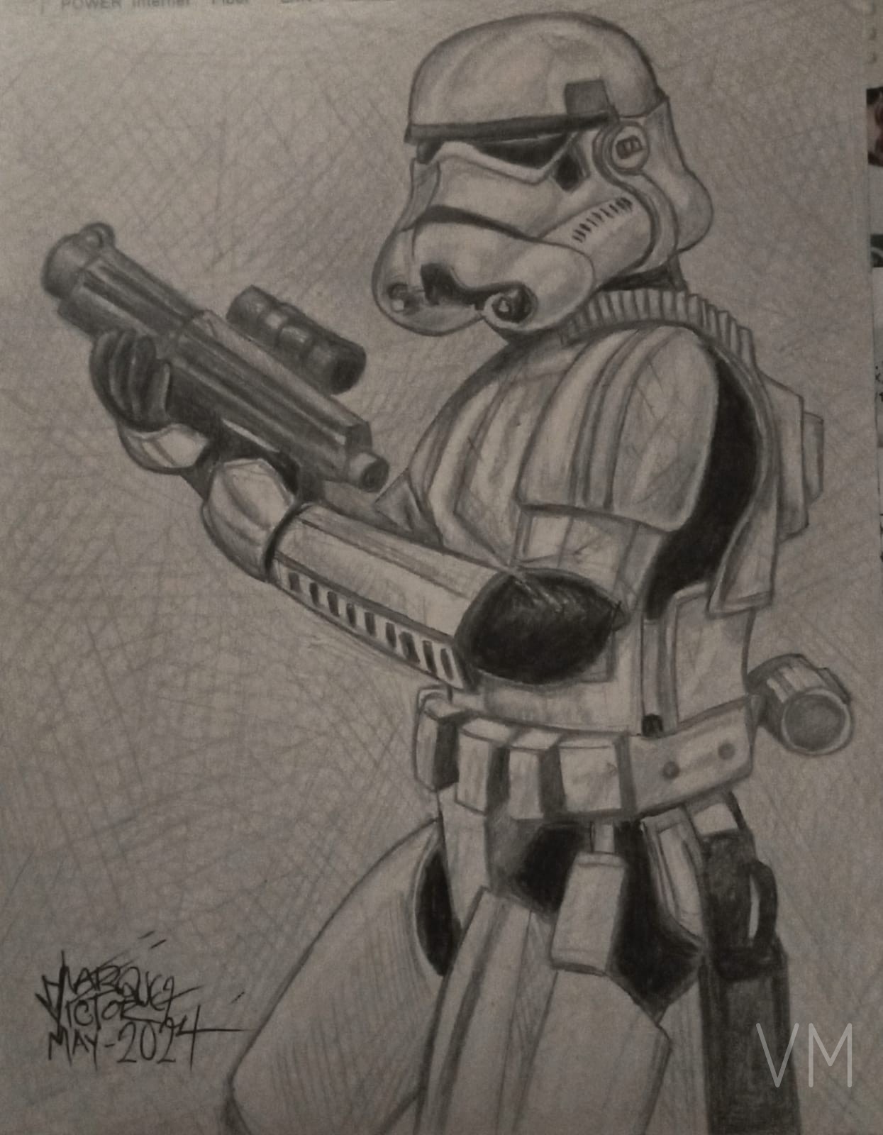 Soldado imperial Stormtrooper empuñando su bláster, dibujo detallado a grafito.